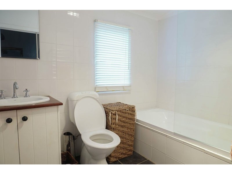 5a Bernard Street, Newtown QLD 4350