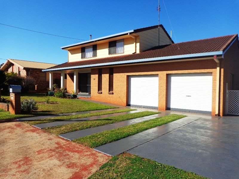 20 Muir Street, Harlaxton QLD 4350