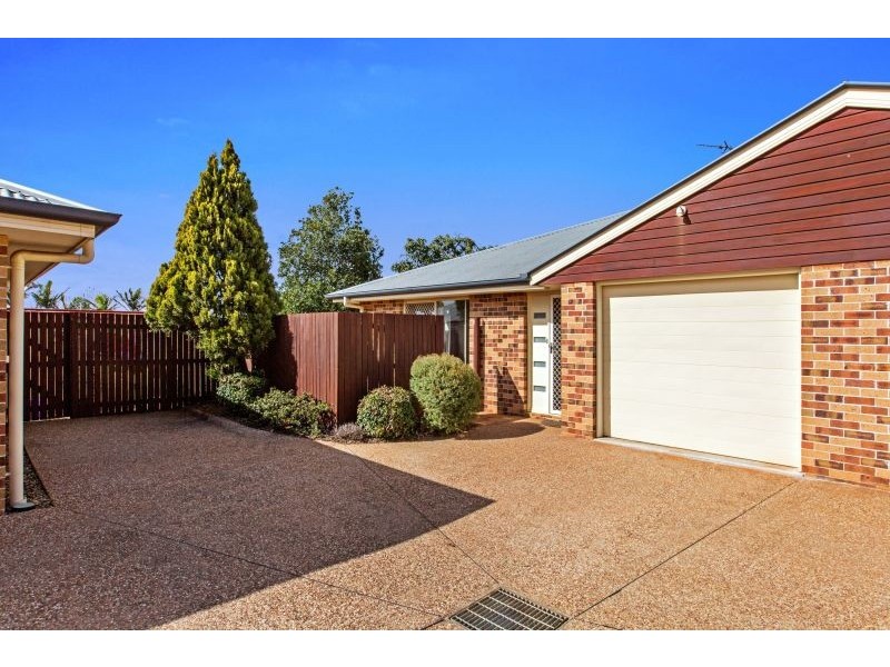 Unit 4/10 Lendrum St, Newtown QLD 4350