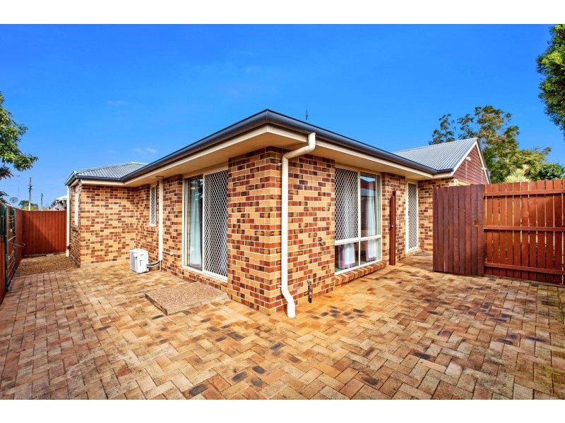 Unit 4/10 Lendrum St, Newtown QLD 4350