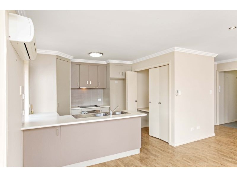 Unit 4/10 Lendrum St, Newtown QLD 4350