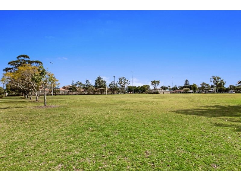 Unit 4/10 Lendrum St, Newtown QLD 4350