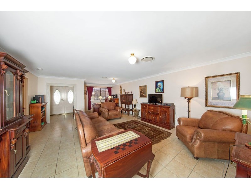 19 McShane Drive, Mount Kynoch QLD 4350