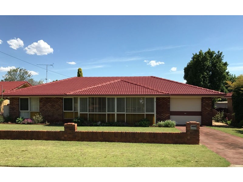 8 Chinchilla Court, Wilsonton Heights QLD 4350