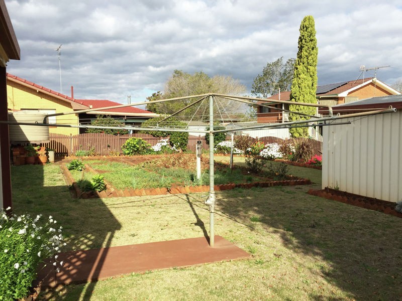 8 Chinchilla Court, Wilsonton Heights QLD 4350