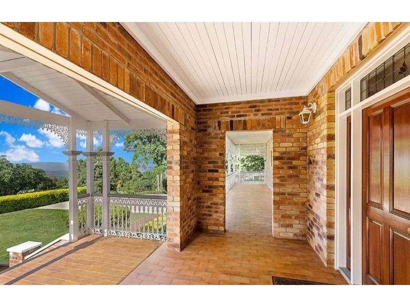 3a Macqueen Street, Mount Lofty QLD 4350