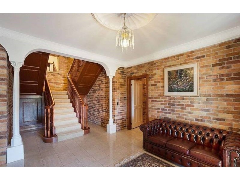 3a Macqueen Street, Mount Lofty QLD 4350