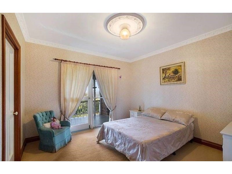 3a Macqueen Street, Mount Lofty QLD 4350