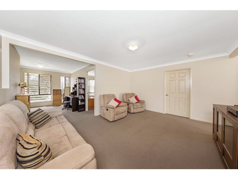 52 Tara Street, Wilsonton QLD 4350