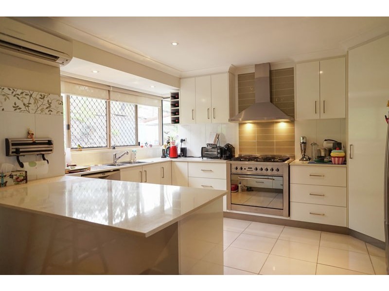 5 Linora Drive, Gowrie Mountain QLD 4350