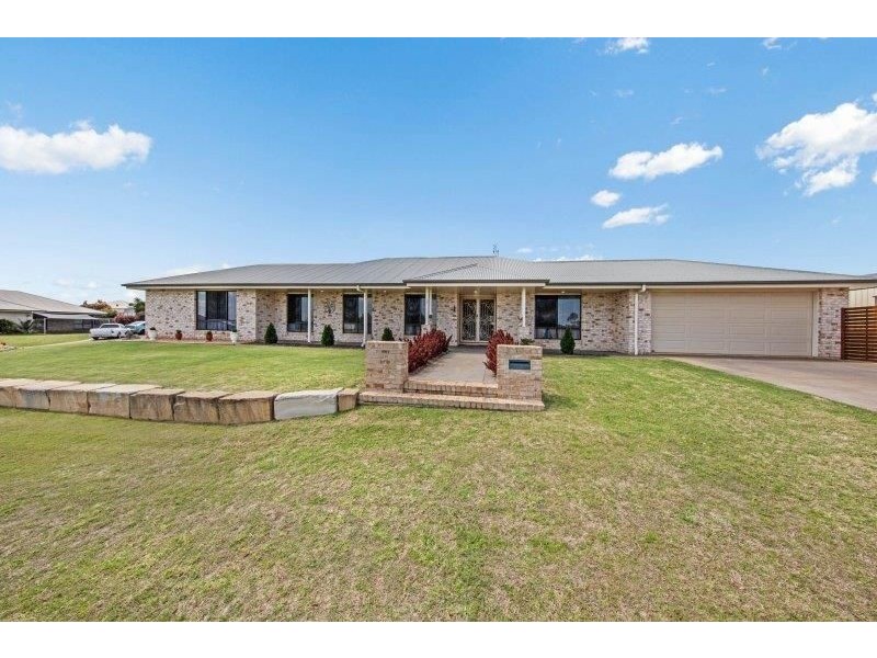 13 Oliver St, Highfields QLD 4352