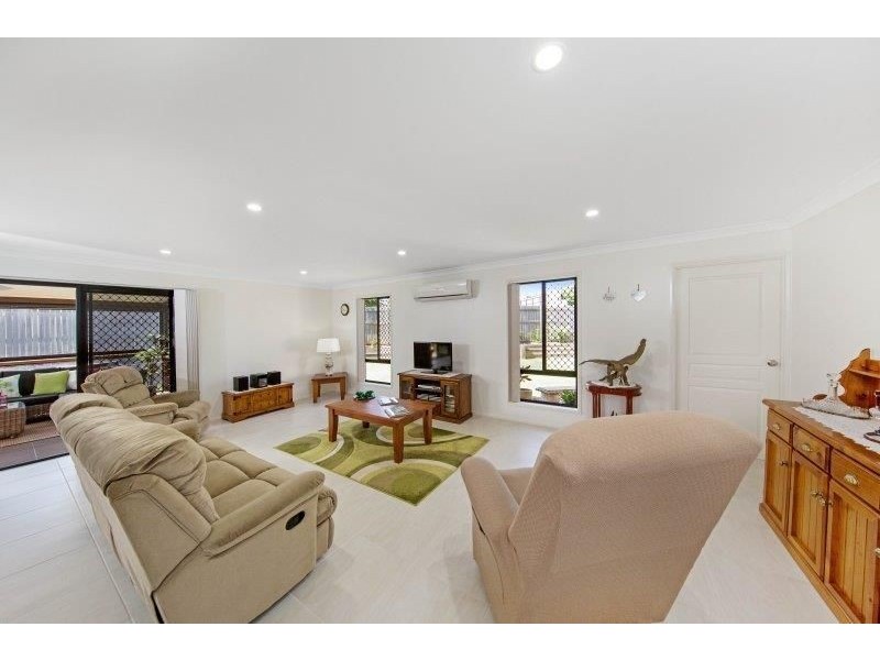 13 Oliver St, Highfields QLD 4352