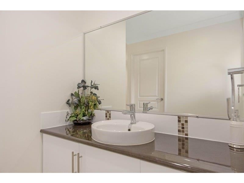 13 Oliver St, Highfields QLD 4352