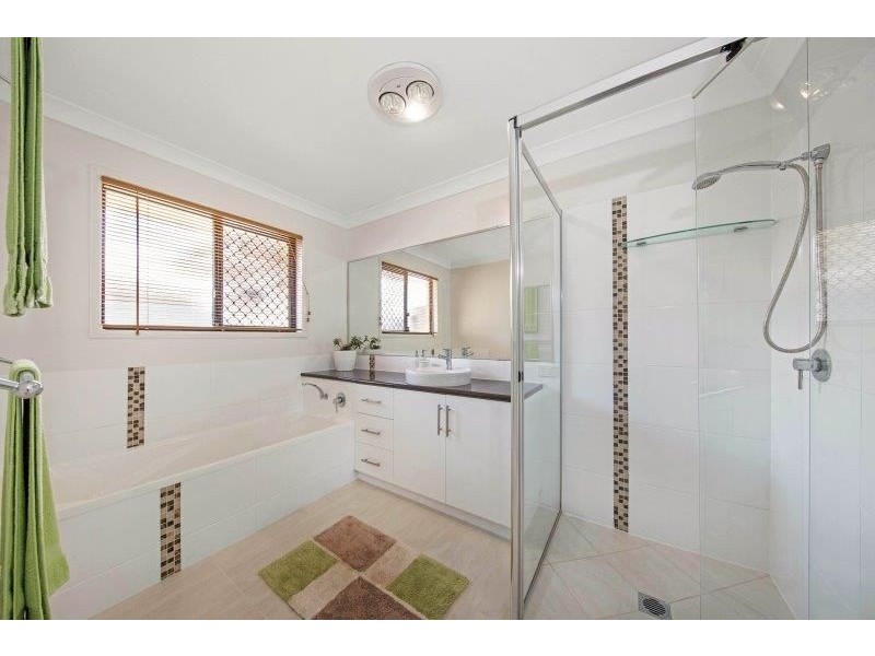 13 Oliver St, Highfields QLD 4352