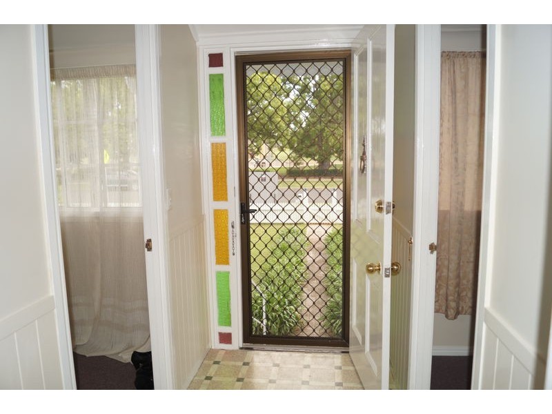 27 Pottinger St, Newtown QLD 4350