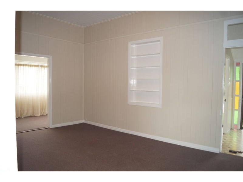 27 Pottinger St, Newtown QLD 4350