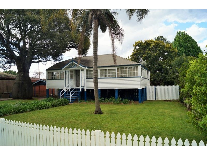 27 Pottinger St, Newtown QLD 4350