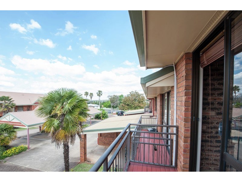 5/367-369 Margaret Street, Newtown QLD 4350