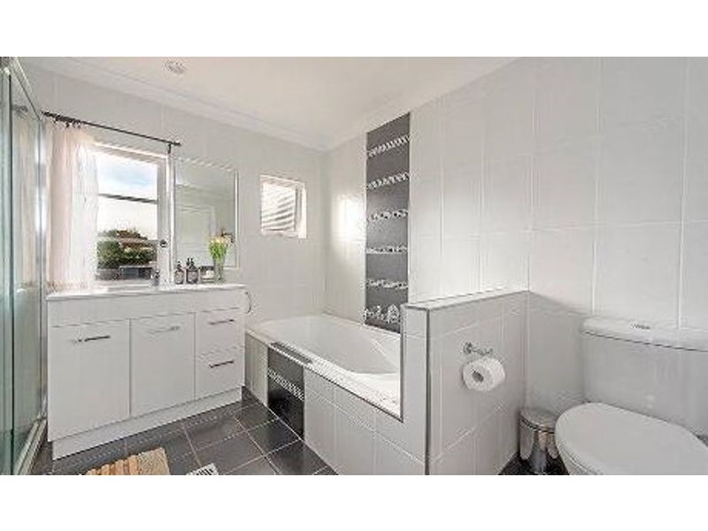 22 Clairmont Street, Newtown QLD 4350