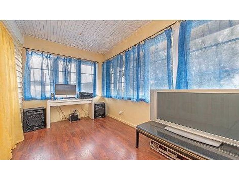 22 Clairmont Street, Newtown QLD 4350