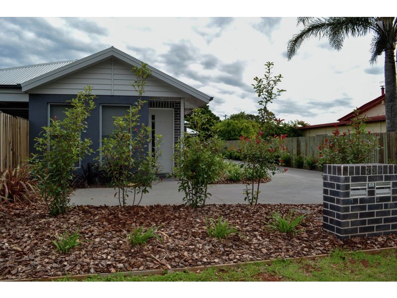 2/213 New England Highway, Harlaxton QLD 4350