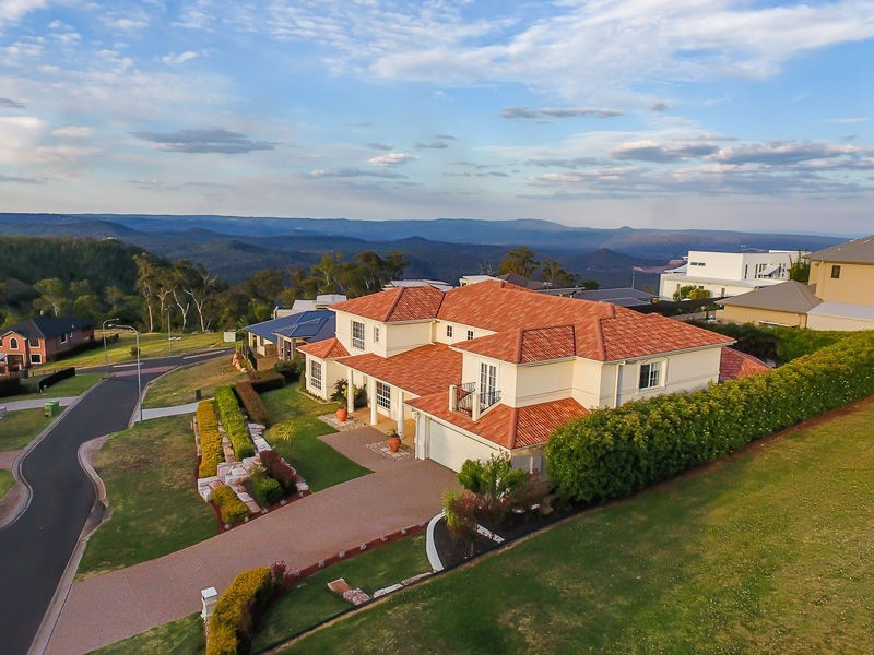 6 Sherwood Street, Mount Lofty QLD 4350