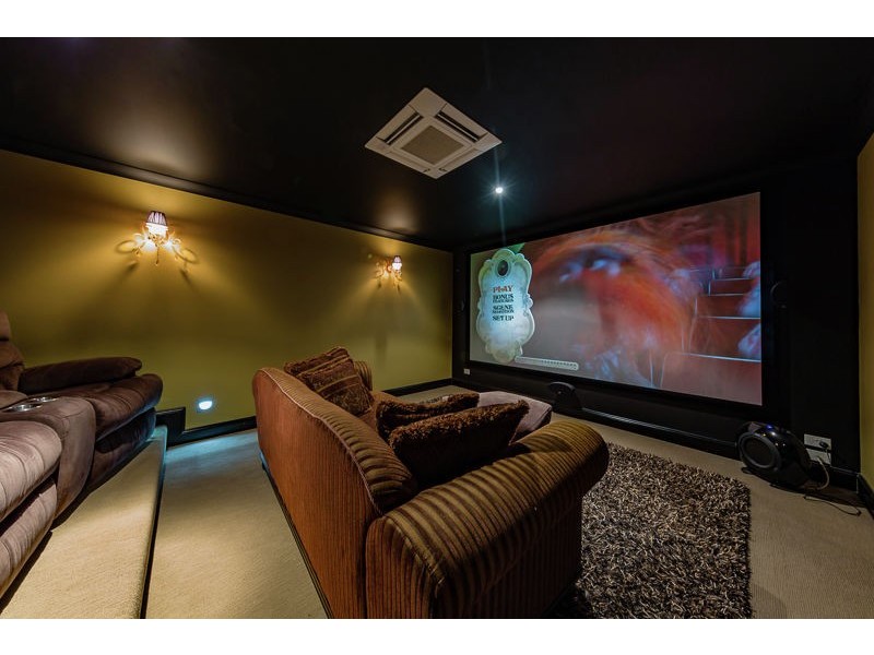 6 Sherwood Street, Mount Lofty QLD 4350