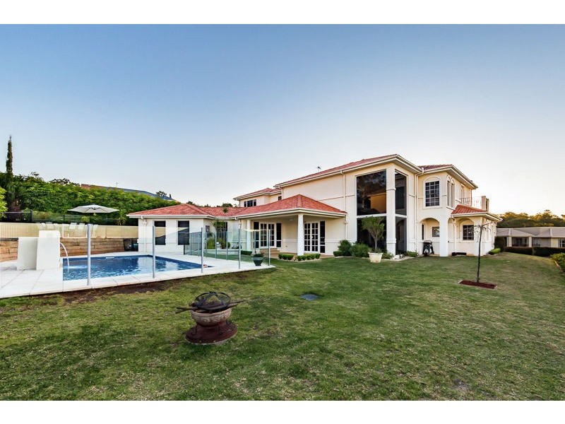 6 Sherwood Street, Mount Lofty QLD 4350