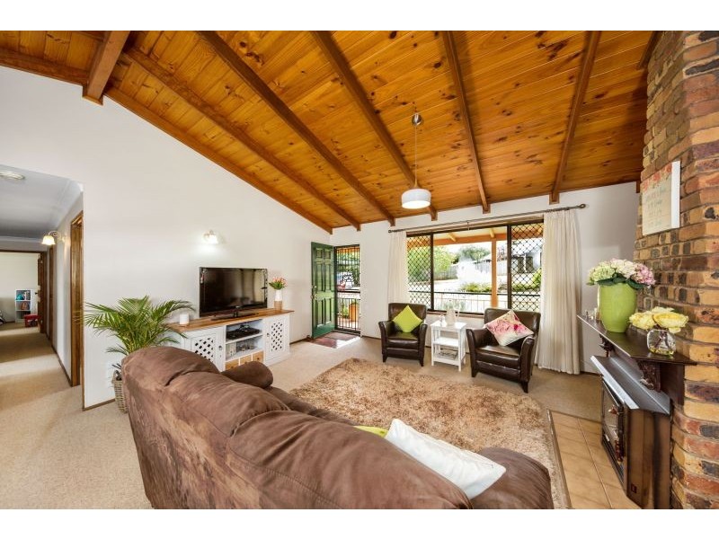 40 Hinkler Crescent, Wilsonton QLD 4350