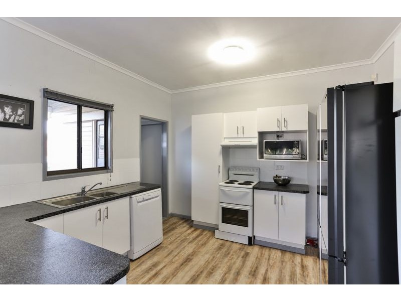 22 Beelbee Street, Harristown QLD 4350