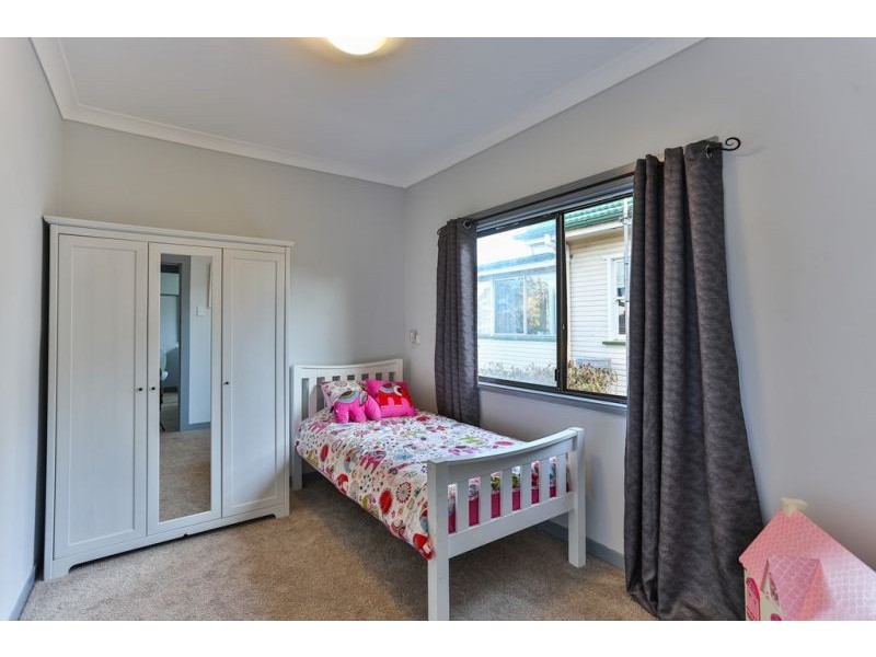 22 Beelbee Street, Harristown QLD 4350