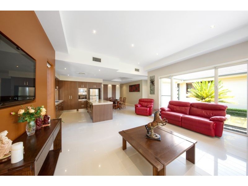 19 Saba Court, Middle Ridge QLD 4350