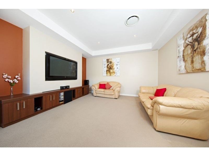 19 Saba Court, Middle Ridge QLD 4350