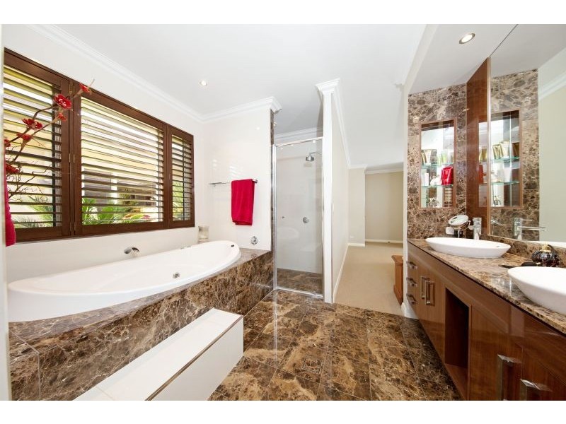 19 Saba Court, Middle Ridge QLD 4350