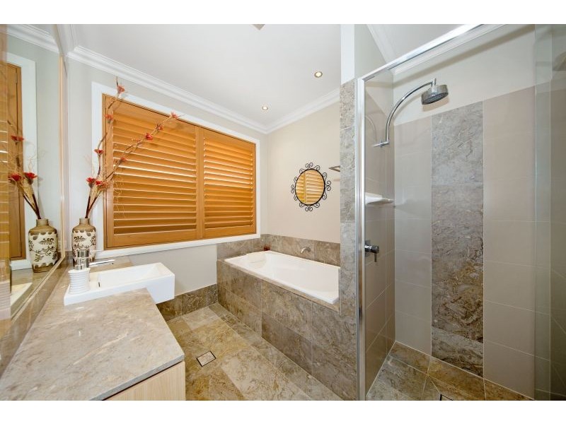 19 Saba Court, Middle Ridge QLD 4350