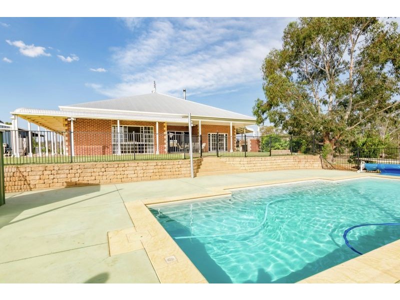 518 Goombungee Meringandan Road, Meringandan West QLD 4352