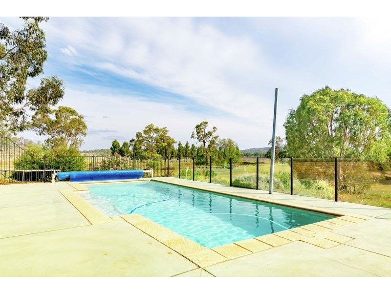 518 Goombungee Meringandan Road, Meringandan West QLD 4352