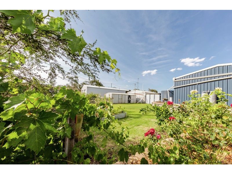 518 Goombungee Meringandan Road, Meringandan West QLD 4352