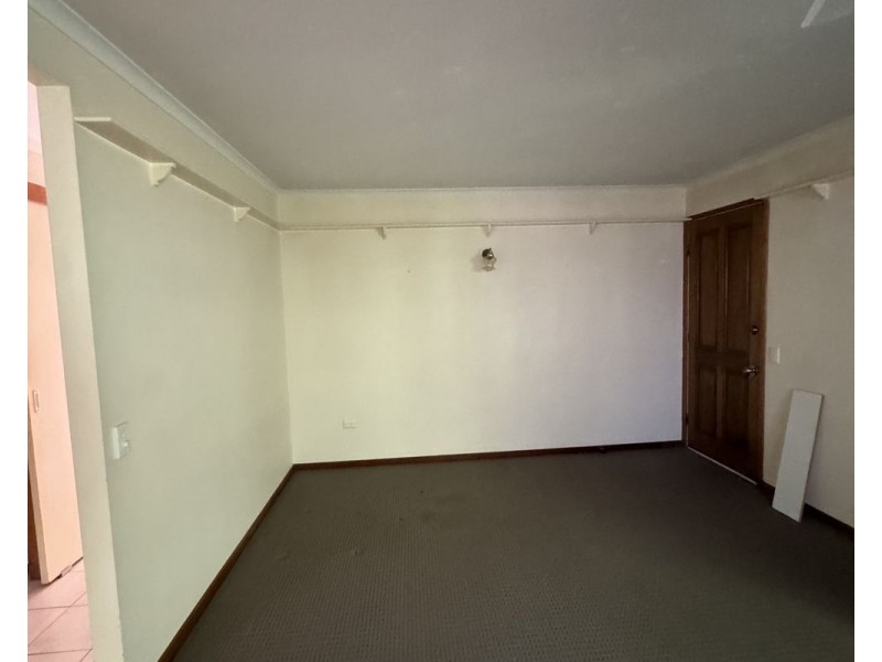 2/18 Eunice Court, Kearneys Spring QLD 4350