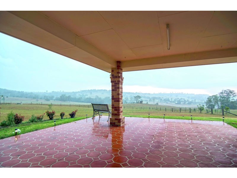 672 Preston Boundary Road, Preston QLD 4352