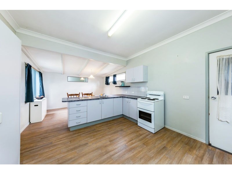7 Victory Street, Newtown QLD 4350
