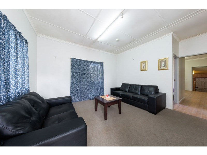 7 Victory Street, Newtown QLD 4350