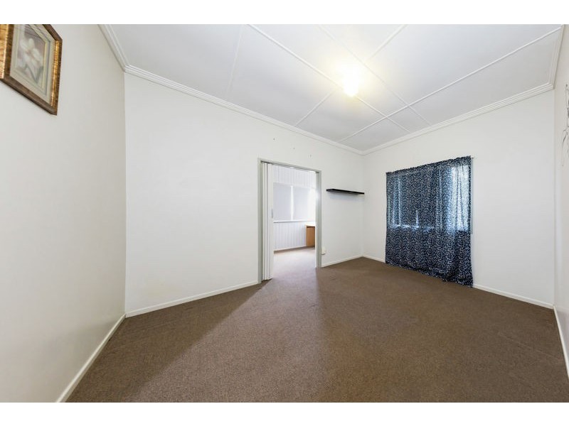 7 Victory Street, Newtown QLD 4350