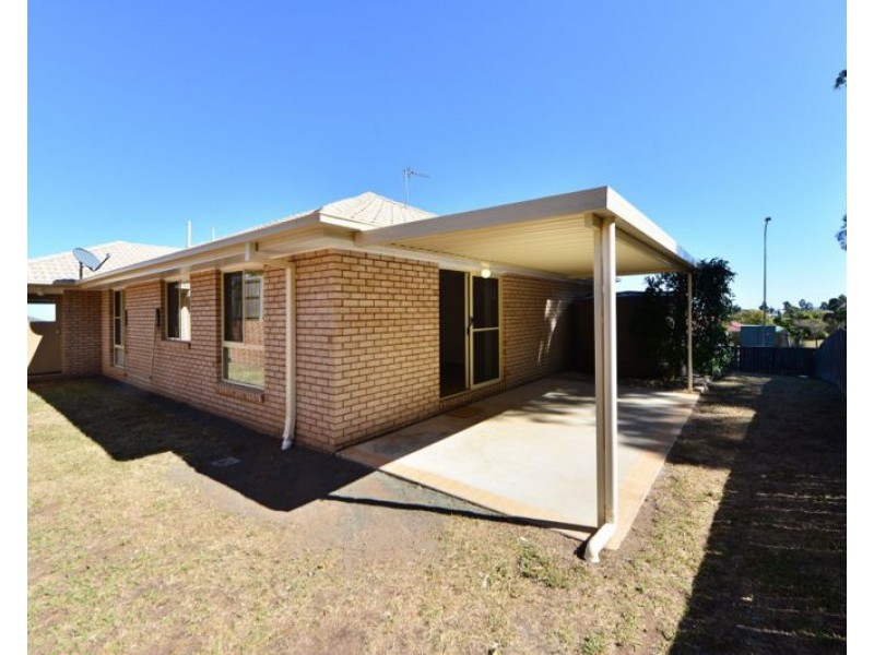 9 Harrison Court, Darling Heights QLD 4350