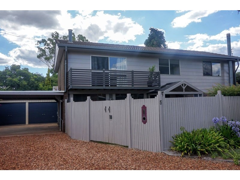 5 Talinga Street, Mount Lofty QLD 4350