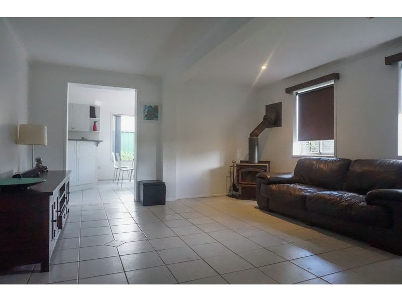 5 Talinga Street, Mount Lofty QLD 4350