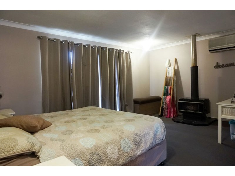 5 Talinga Street, Mount Lofty QLD 4350