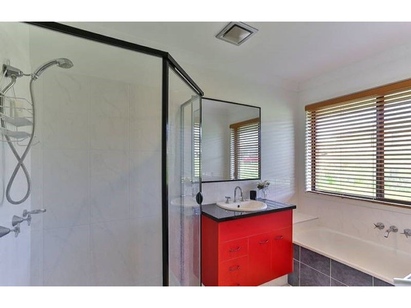 18 Northerly Drive, Hodgson Vale QLD 4352