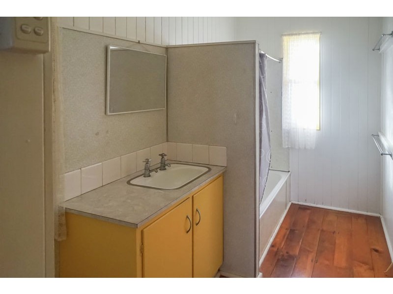 13 McCarthy Street, Newtown QLD 4350