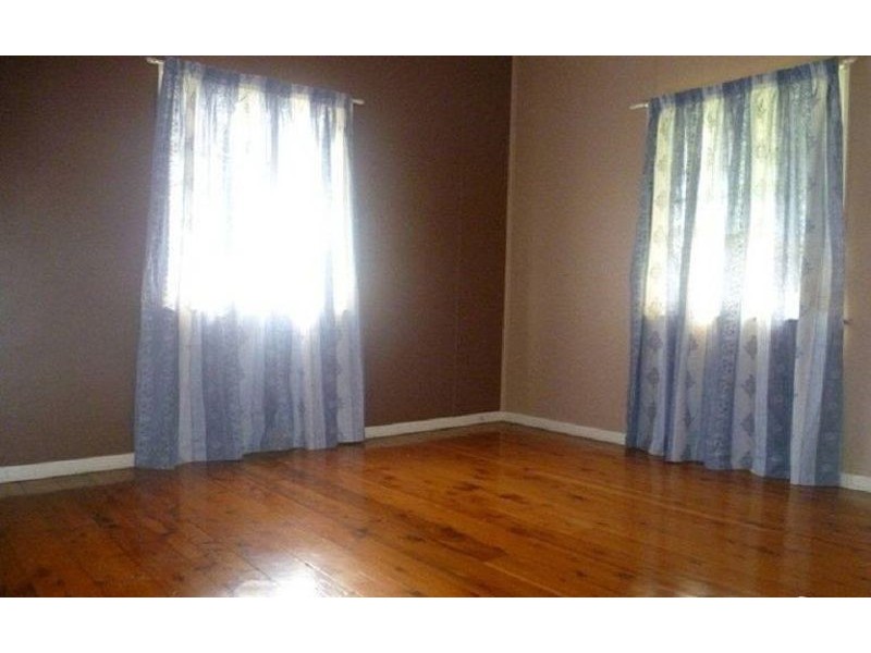 1 Fanny Street, Newtown QLD 4350